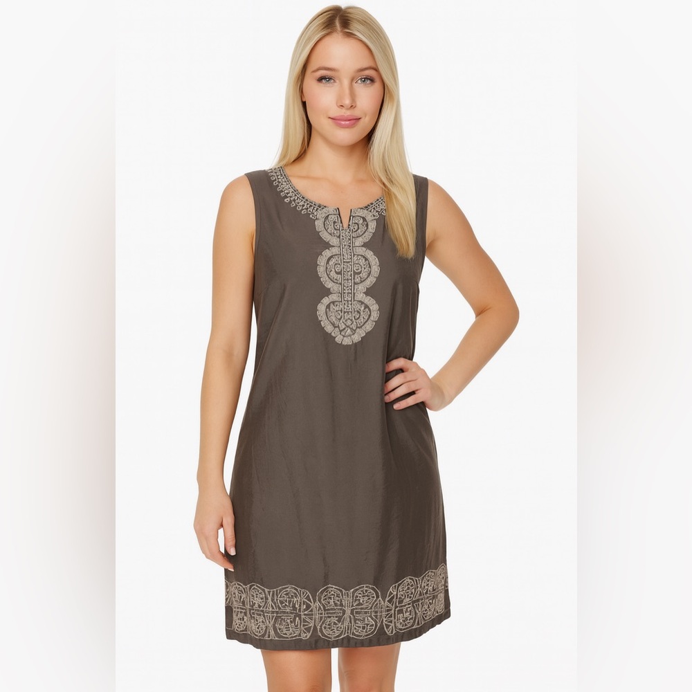 The Clothing Co. Embroidered Dress Size Large Satiny Grey Shift Style Neutral